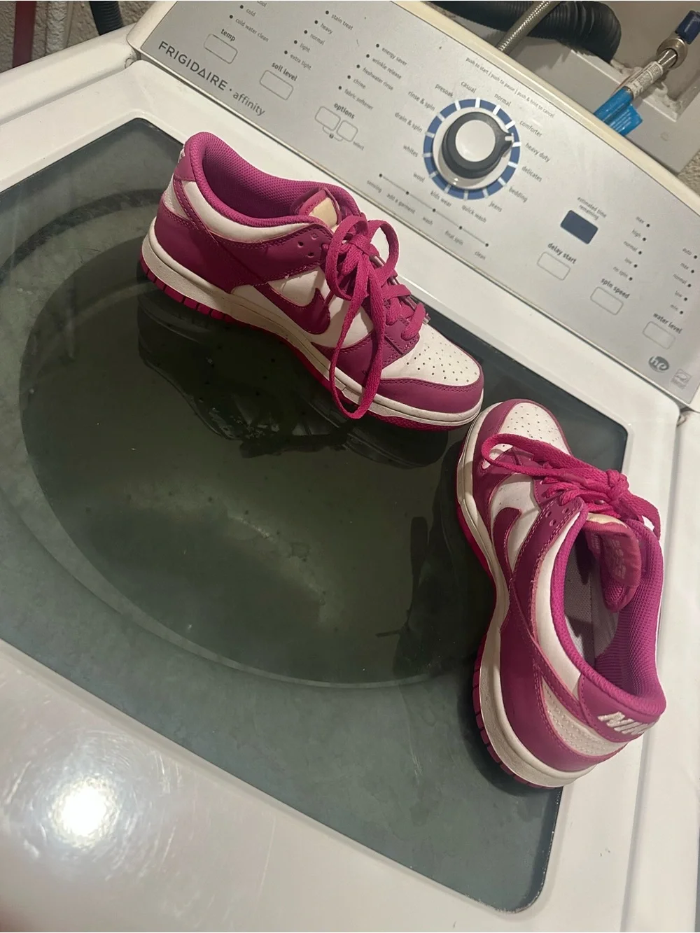 Nike Low-Top Sneakers — Pink/White